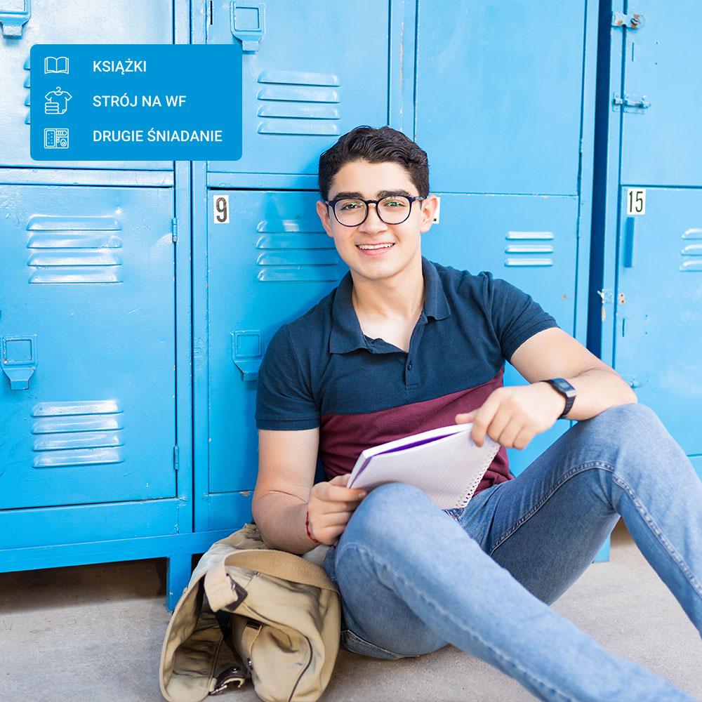 Nauczycielka w sali szkolnej